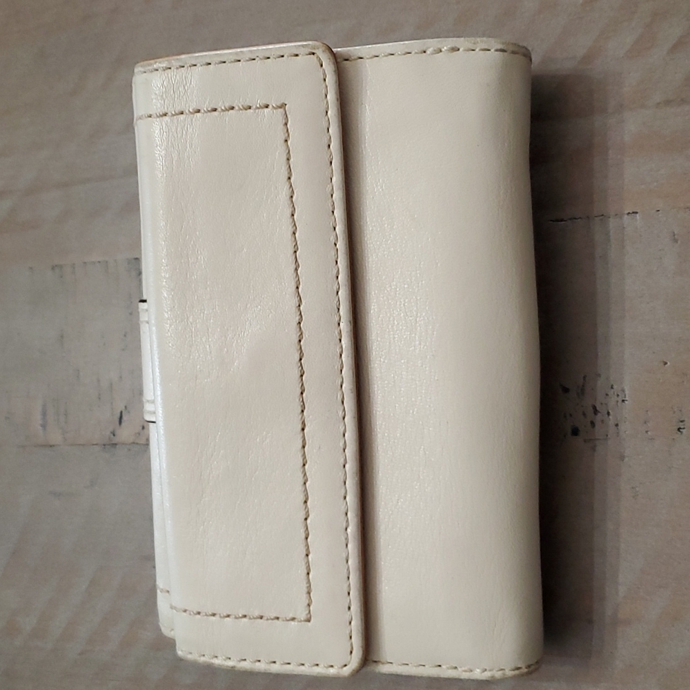 Coach trifold white leather wallet - Picture 2 of 6